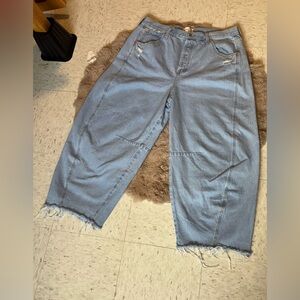 Universal Thread Women's Cropped Jeans in Light Blue